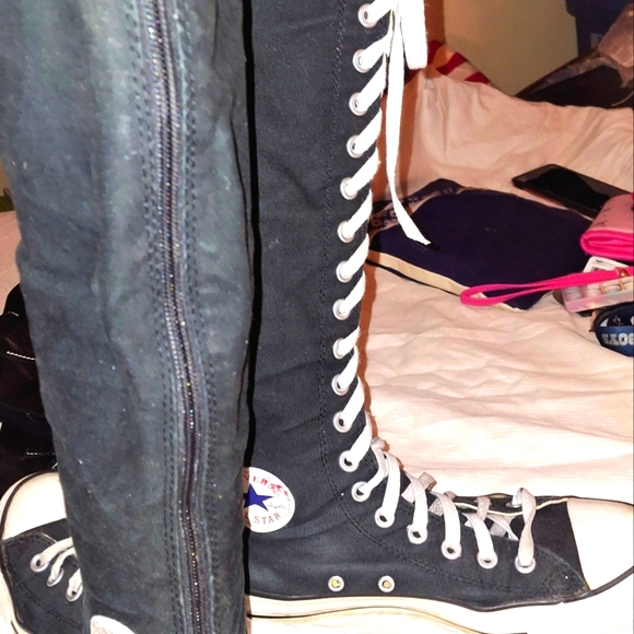 CONVERSE KNEEHIGH TENNIS SHOES!! LOVE THESE! - Picture 4 of 8